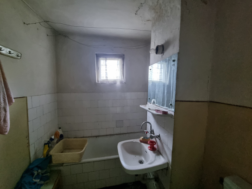 Vanzare apartament 4 camere in zona Pta M Viteazul-Caraiman