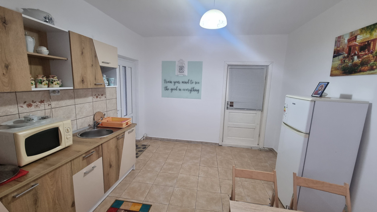 Vanzare casa-vila cu 6 camere si teren 1473 mp, in zona Soimari -Prahova