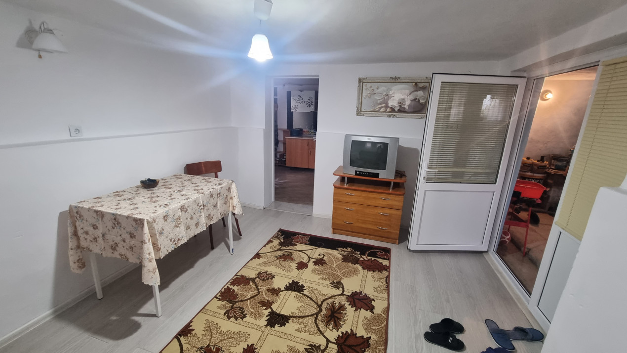 Vanzare casa-vila cu 6 camere si teren 1473 mp, in zona Soimari -Prahova
