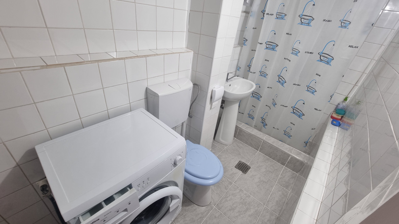 Vanzare casa-vila cu 6 camere si teren 1473 mp, in zona Soimari -Prahova