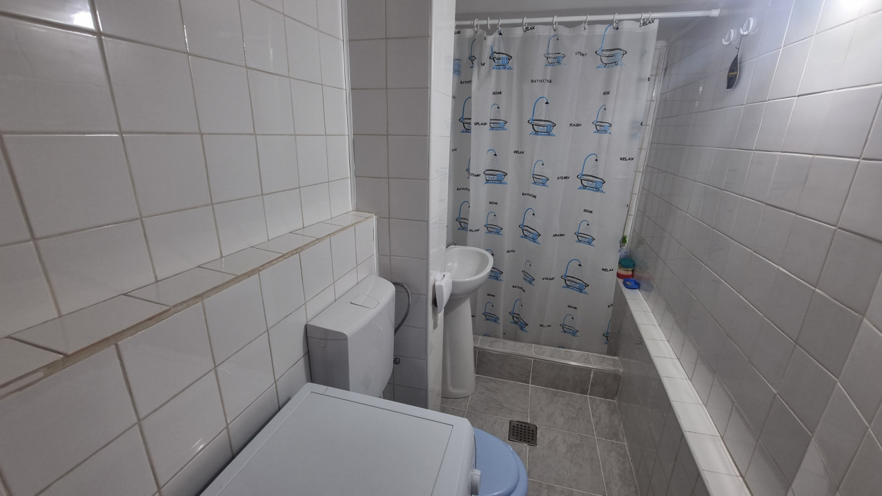 Vanzare casa-vila cu 6 camere si teren 1473 mp, in zona Soimari -Prahova