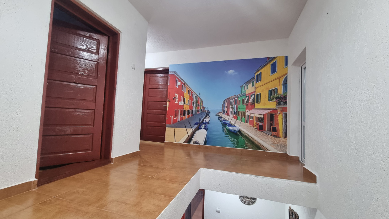 Vanzare casa-vila cu 6 camere si teren 1473 mp, in zona Soimari -Prahova